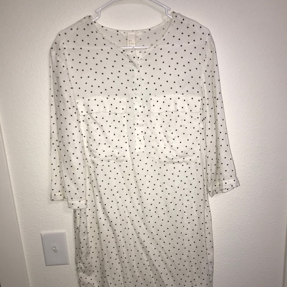 Dress. Polka dot black and white